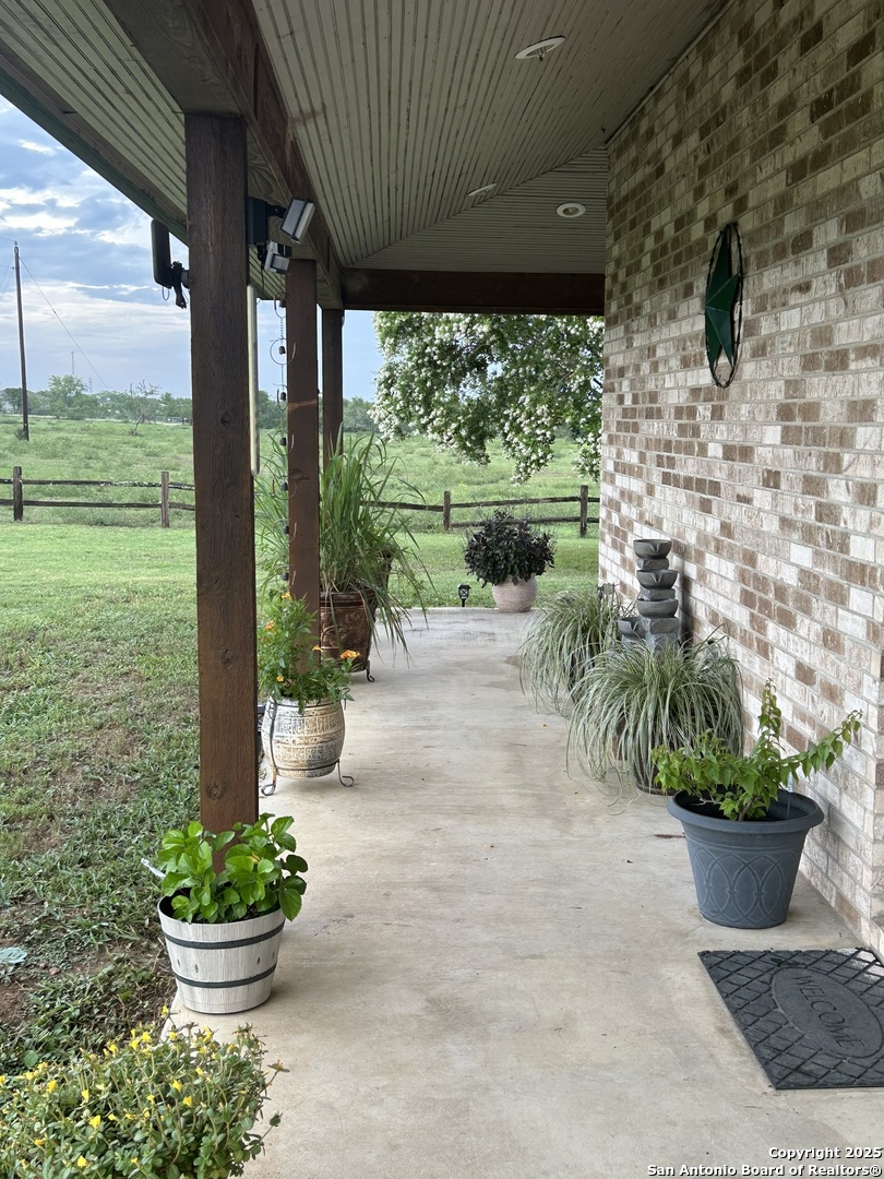 1912 Seminole Trail Dale TX 78616