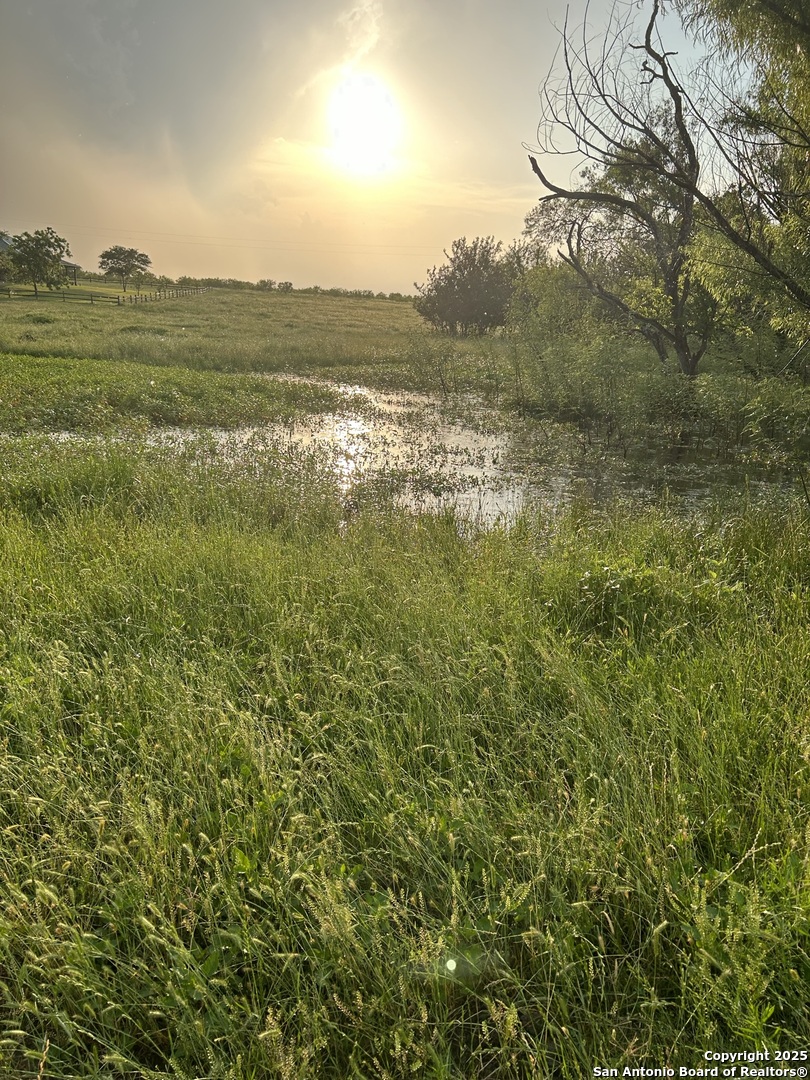 1912 Seminole Trail Dale TX 78616