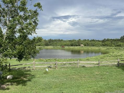 1912 Seminole Trail Dale TX 78616