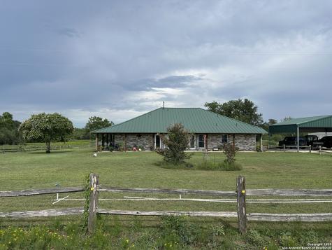 1912 Seminole Trail Dale TX 78616