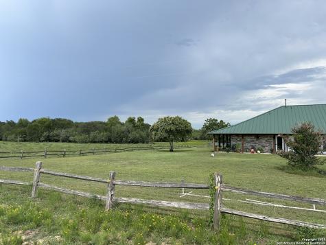 1912 Seminole Trail Dale TX 78616