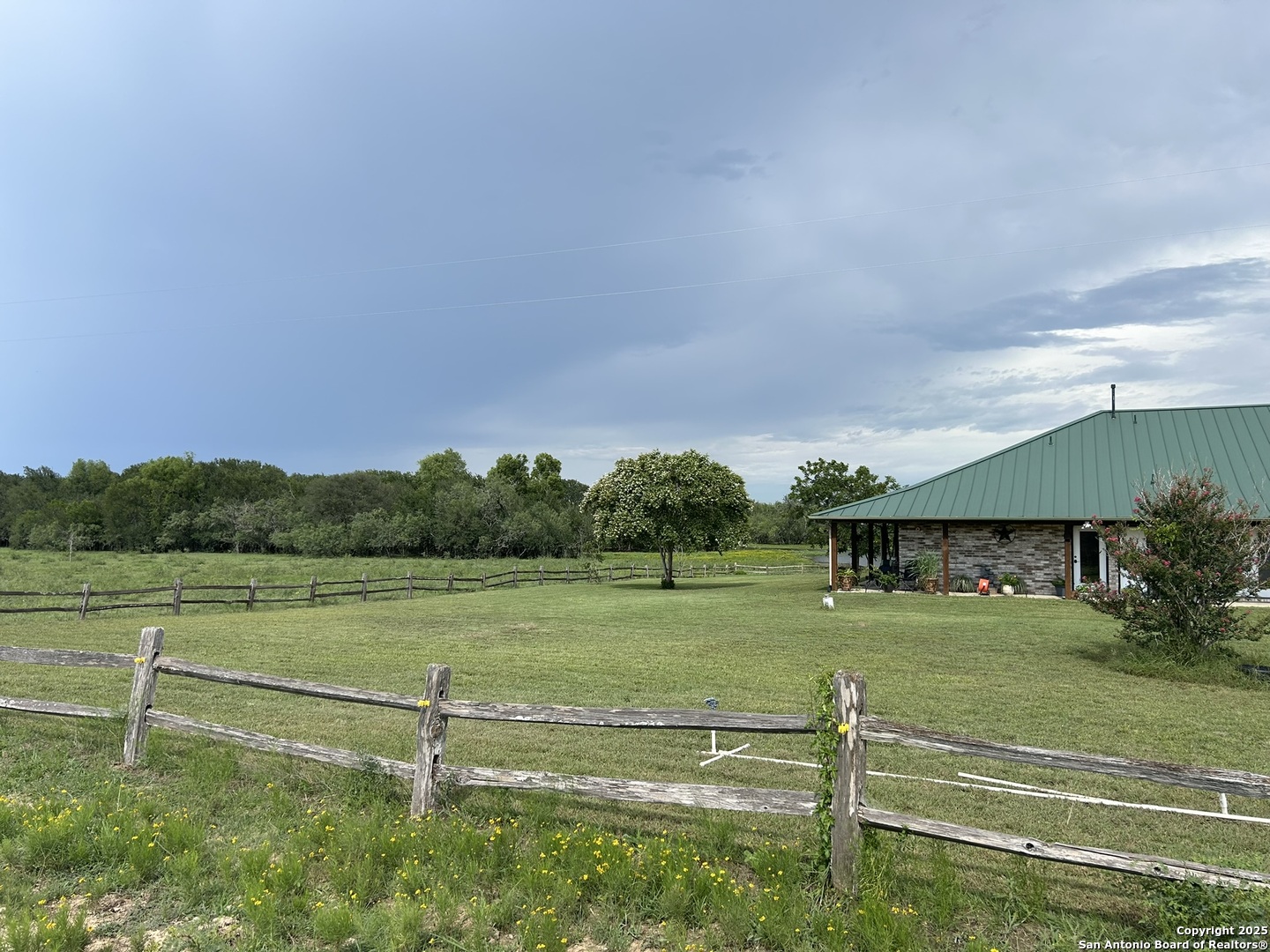 1912 Seminole Trail Dale TX 78616