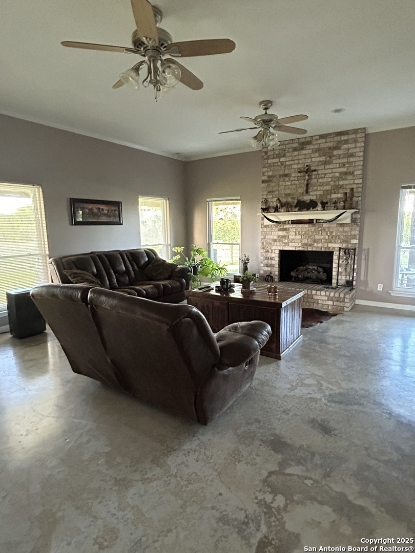 1912 Seminole Trail Dale TX 78616