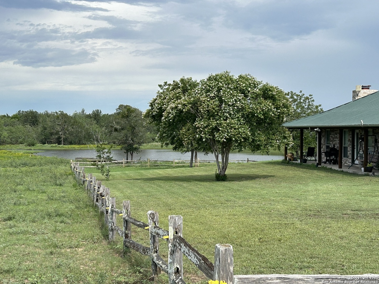 1912 Seminole Trail Dale TX 78616