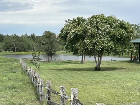 1912 Seminole Trail Dale TX 78616