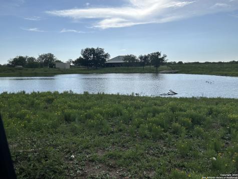 1912 Seminole Trail Dale TX 78616