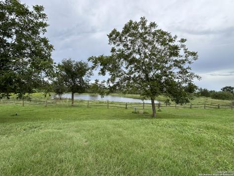 1912 Seminole Trail Dale TX 78616