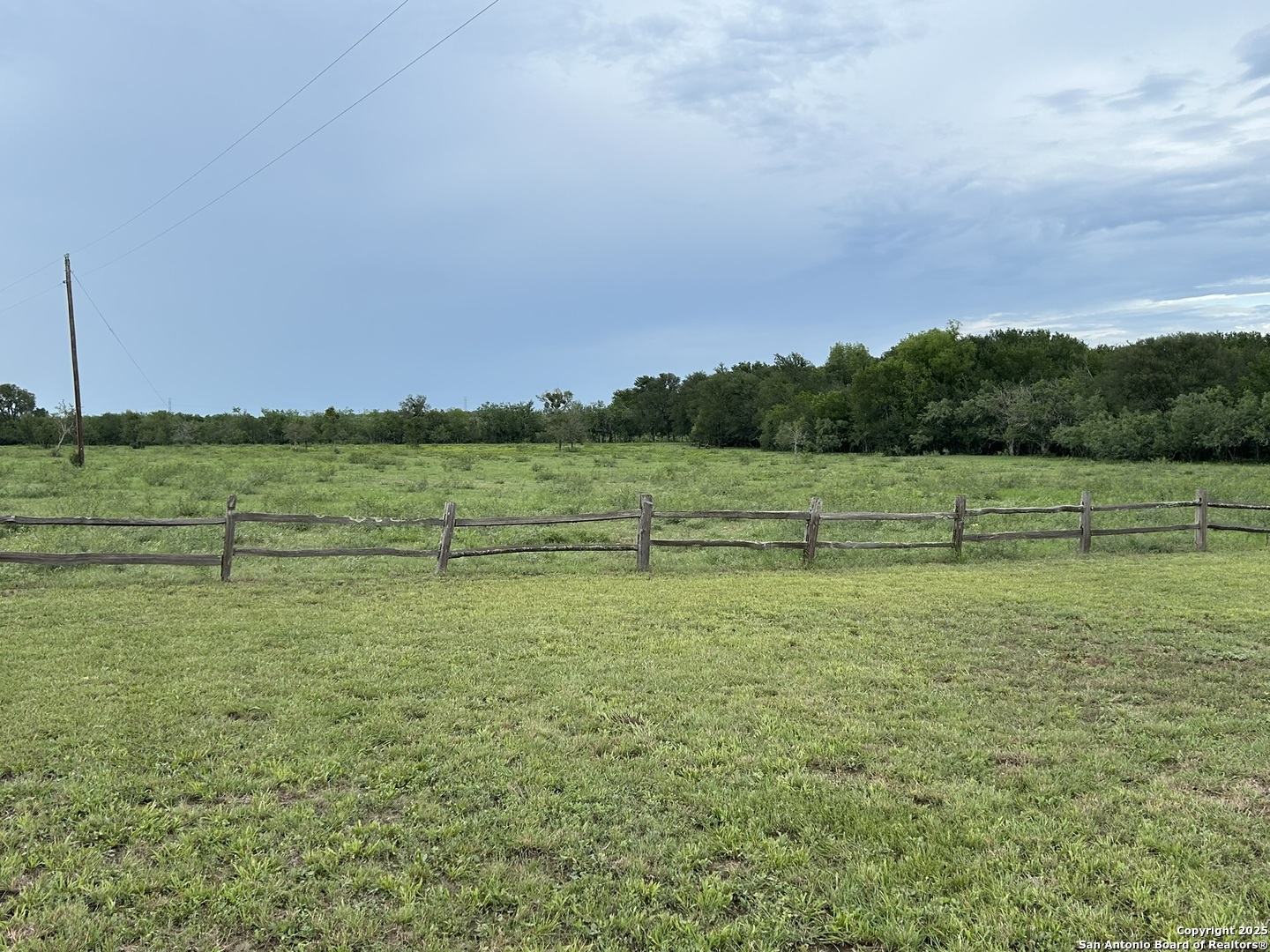 1912 Seminole Trail Dale TX 78616