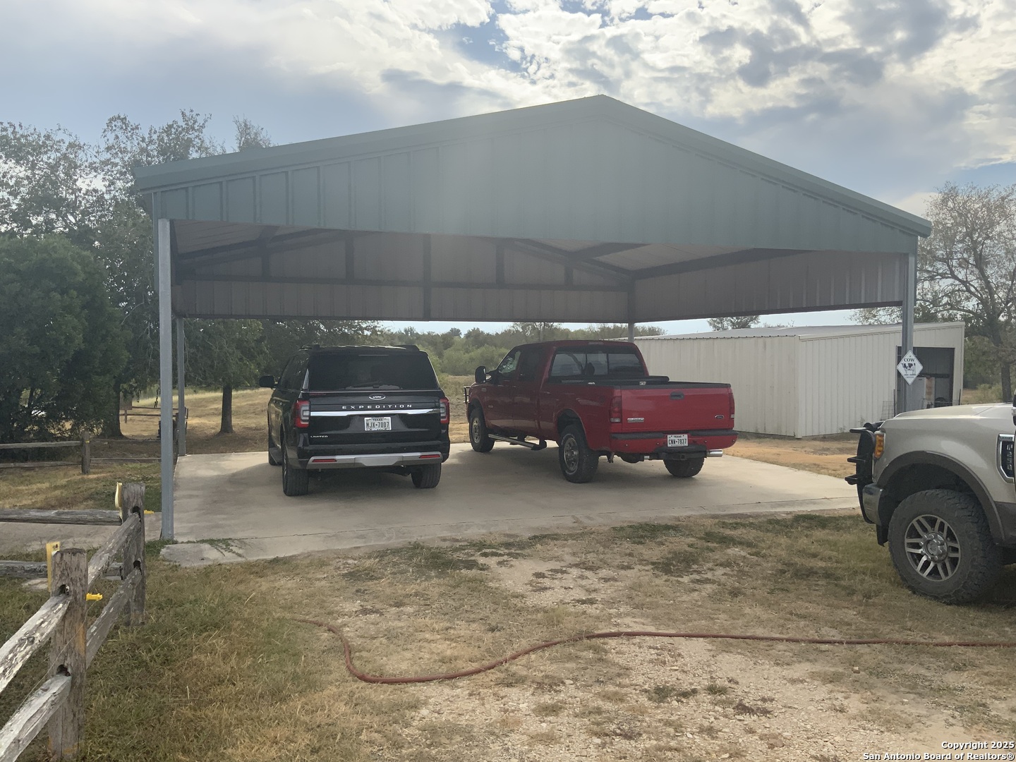 1912 Seminole Trail Dale TX 78616