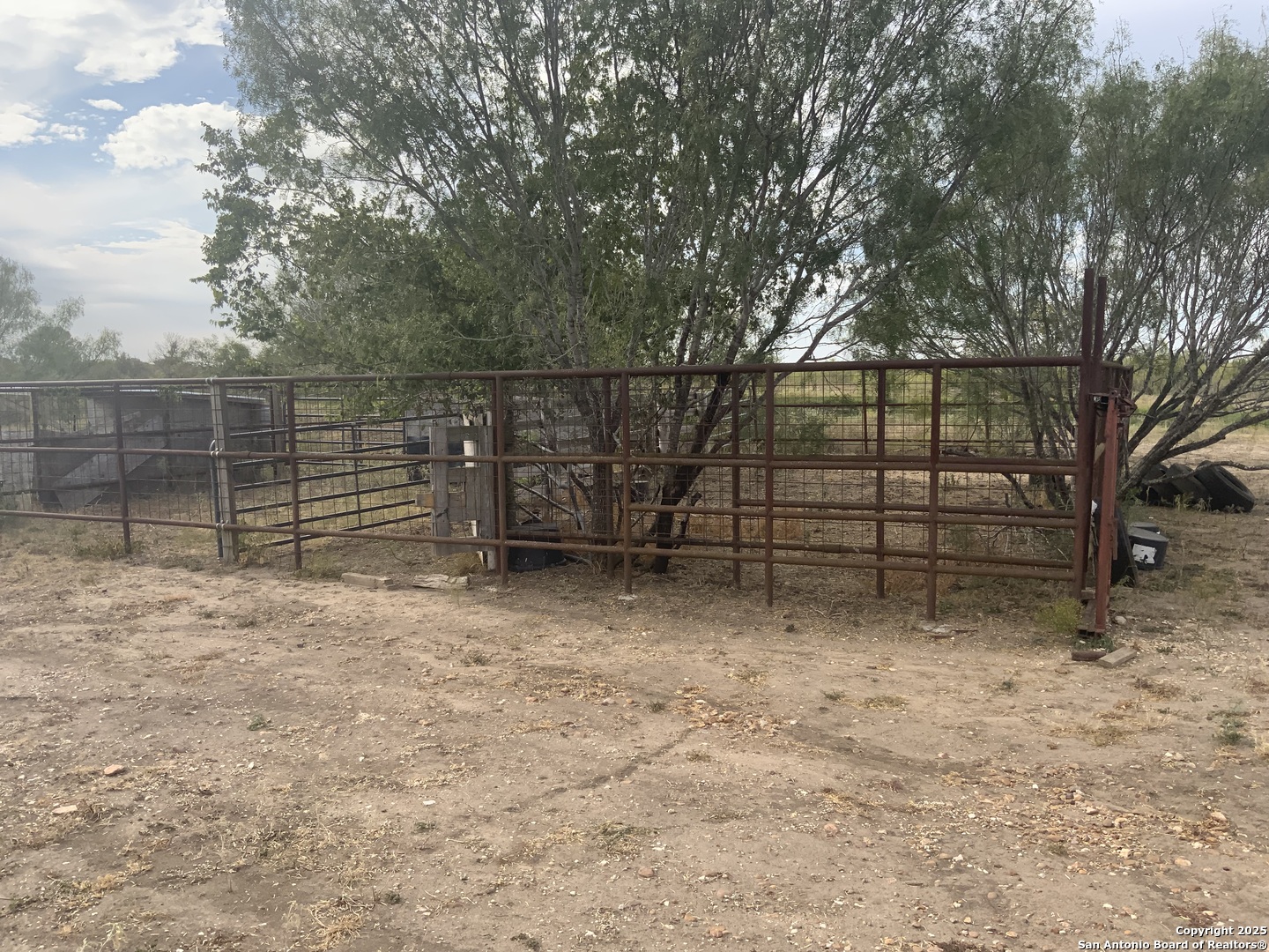 1912 Seminole Trail Dale TX 78616