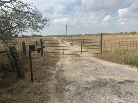 1912 Seminole Trail Dale TX 78616