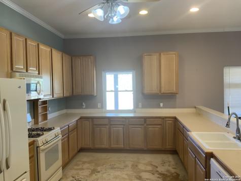 1912 Seminole Trail Dale TX 78616