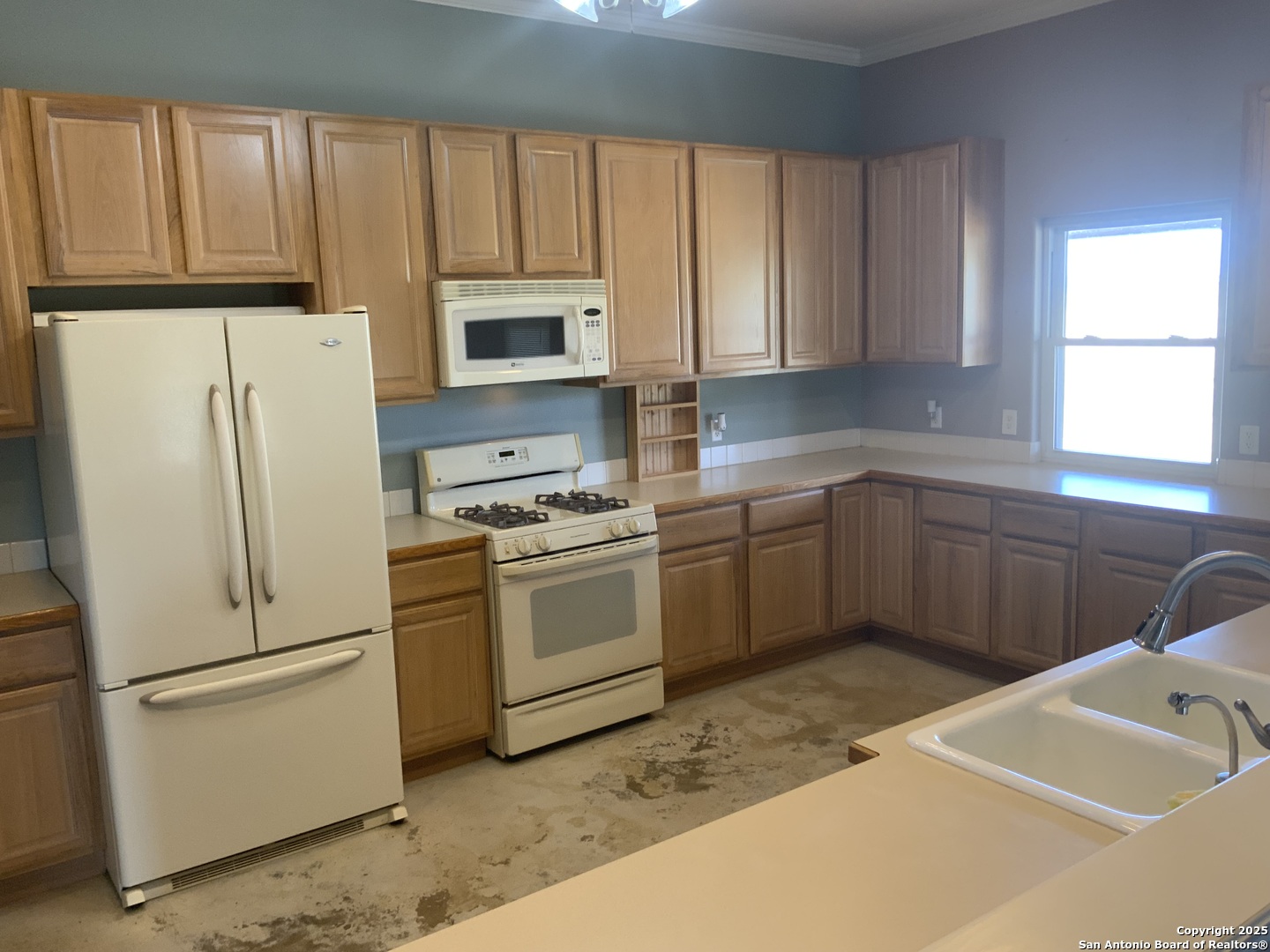 1912 Seminole Trail Dale TX 78616
