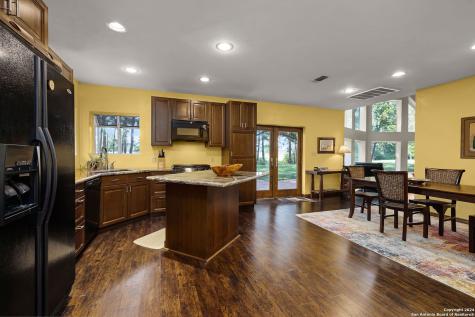 1031 Angel Lake Estates Alleyton TX 78935
