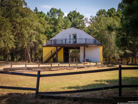 1031 Angel Lake Estates Alleyton TX 78935