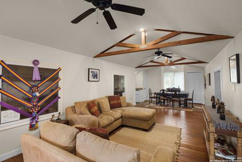 1031 Angel Lake Estates Alleyton TX 78935