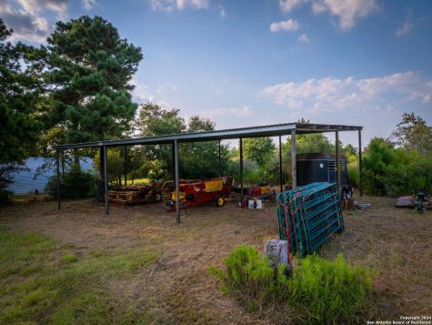 1031 Angel Lake Estates Alleyton TX 78935
