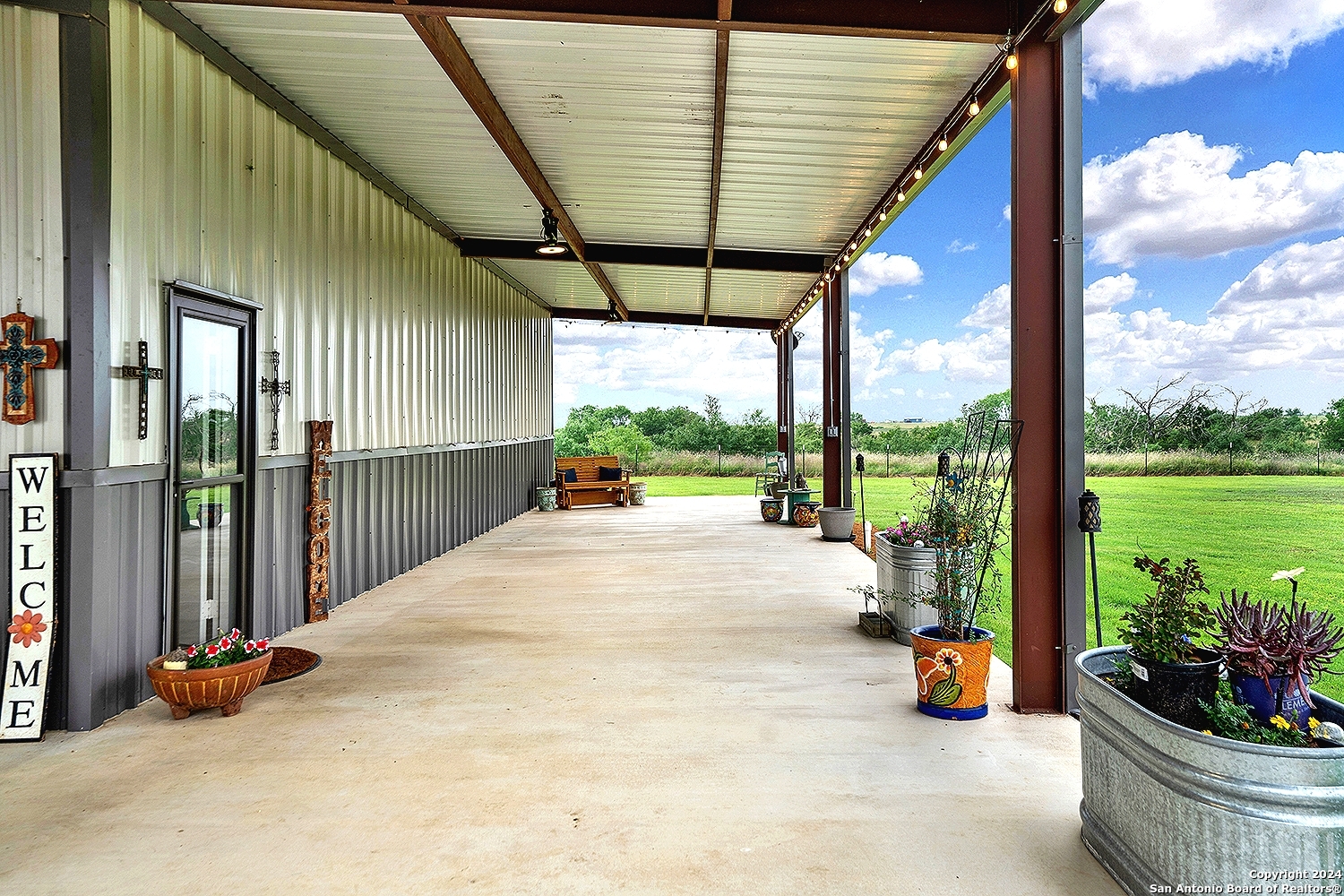 419 County Road 135 Floresville TX 78114
