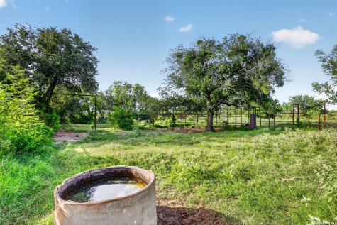 457 County Road 410 Stockdale TX 78160
