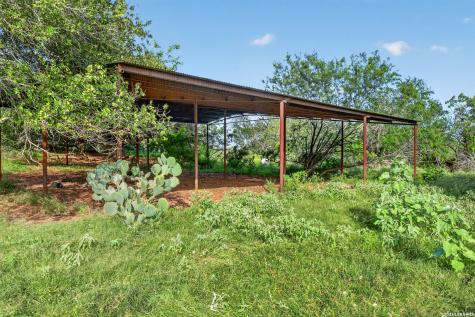 457 County Road 410 Stockdale TX 78160