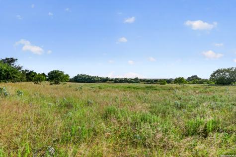 457 County Road 410 Stockdale TX 78160