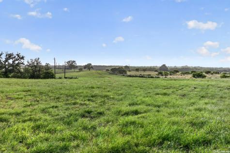 457 County Road 410 Stockdale TX 78160