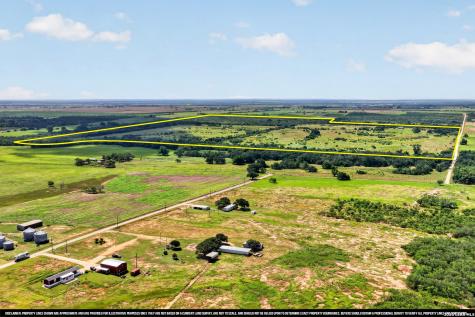 457 County Road 410 Stockdale TX 78160