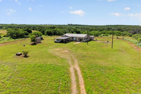 457 County Road 410 Stockdale TX 78160