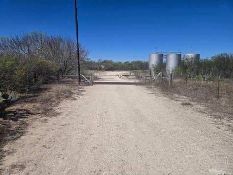 9239 Cr 123 Pawnee TX 78145
