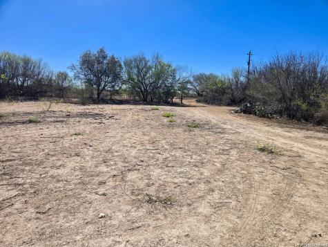 9239 Cr 123 Pawnee TX 78145