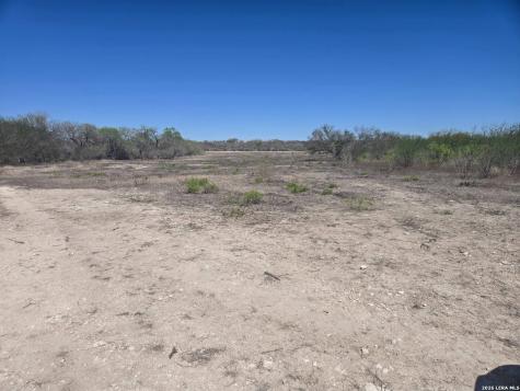 9239 Cr 123 Pawnee TX 78145