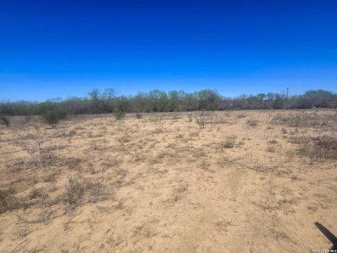 9239 Cr 123 Pawnee TX 78145