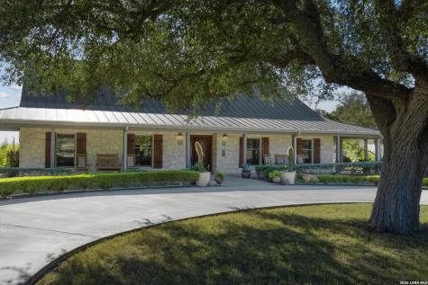 521 Bluff Creek Road Center Point TX 78010