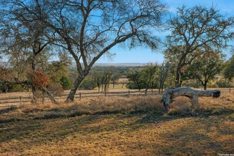 521 Bluff Creek Road Center Point TX 78010