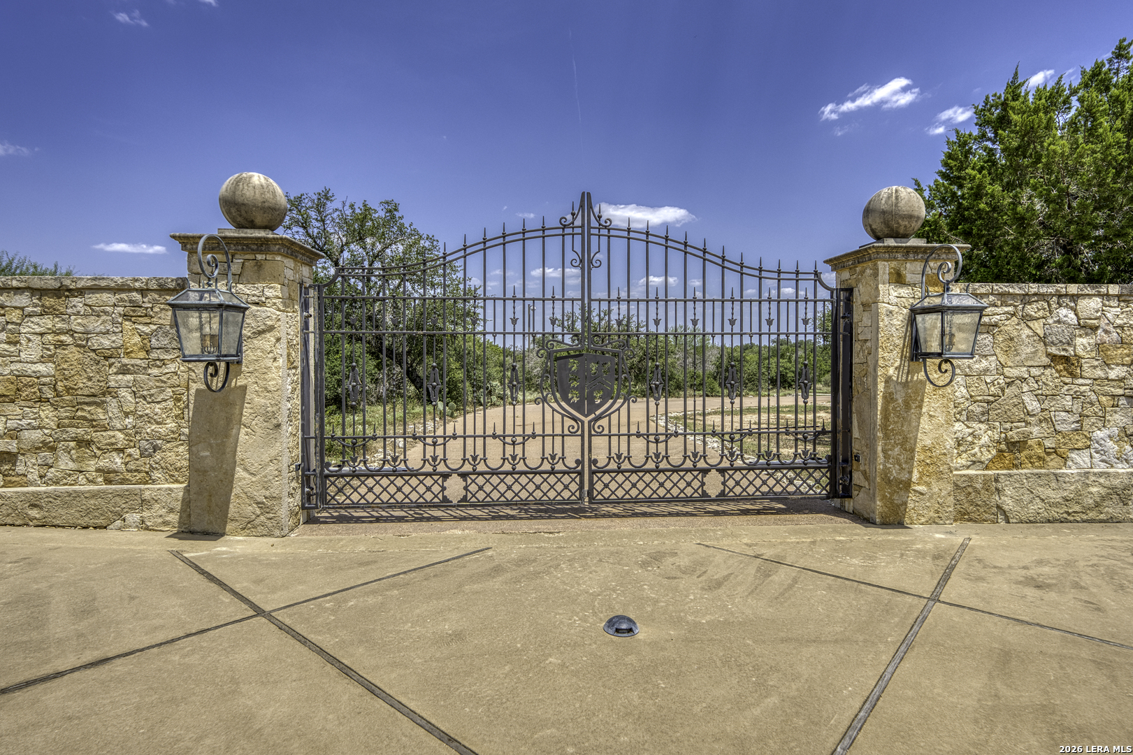 25800 Cox Crossing Road Spicewood TX 78669