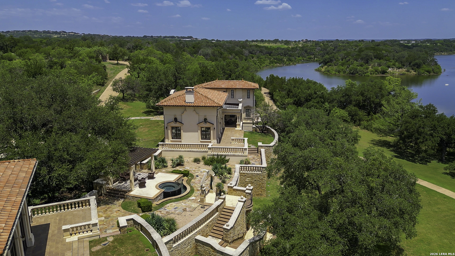 25800 Cox Crossing Road Spicewood TX 78669