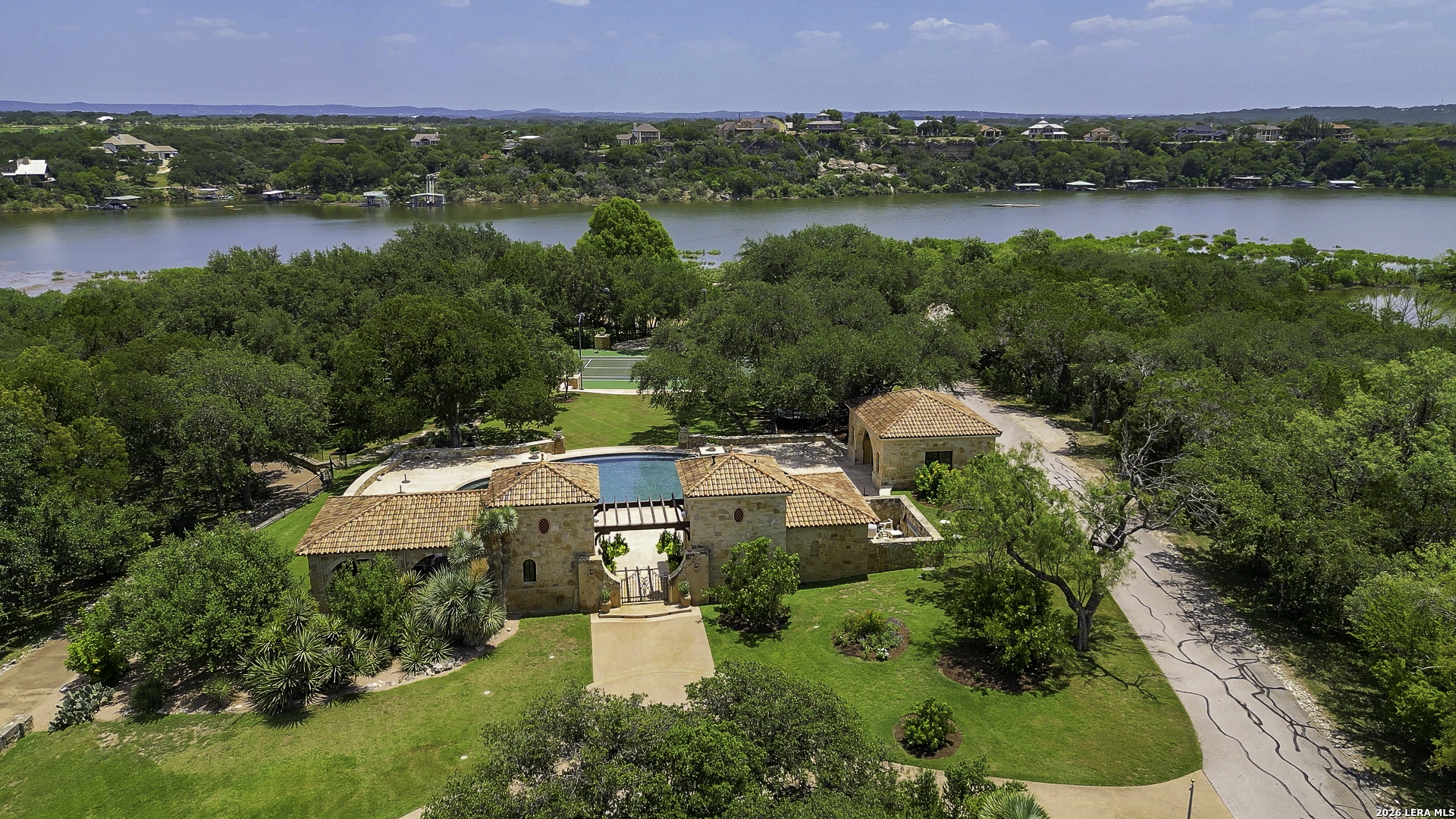 25800 Cox Crossing Road Spicewood TX 78669