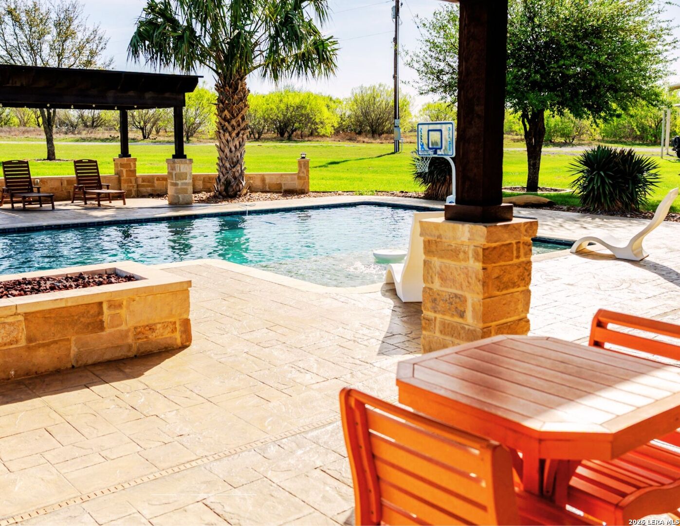 1260 County Road 361 La Vernia TX 78121