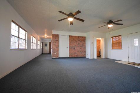 2923 Fm 186 Carrizo Springs TX 78834