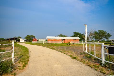 2923 Fm 186 Carrizo Springs TX 78834
