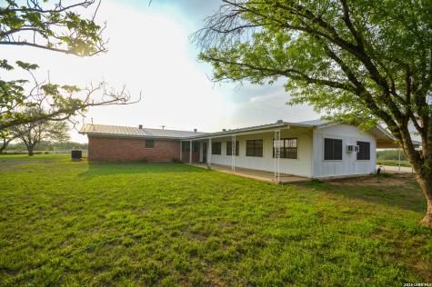2923 Fm 186 Carrizo Springs TX 78834