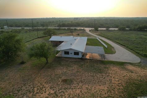 2923 Fm 186 Carrizo Springs TX 78834