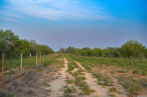 2923 Fm 186 Carrizo Springs TX 78834