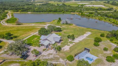 759 County Road 216 Hobson TX 78117