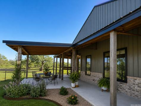 759 County Road 216 Hobson TX 78117