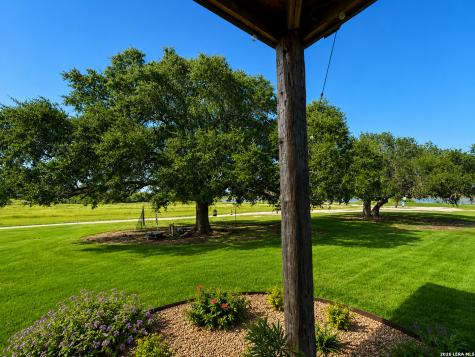 759 County Road 216 Hobson TX 78117