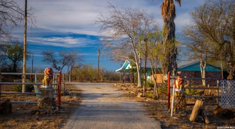 1799 Shumaca Road Carrizo Springs TX 78834
