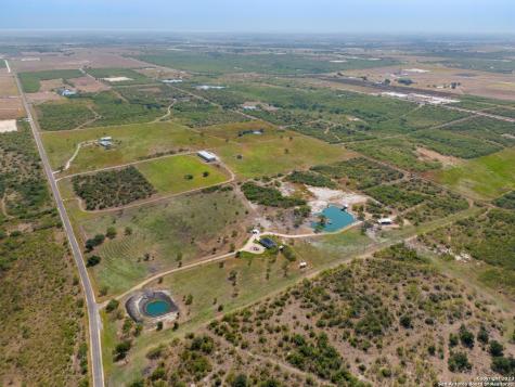 2680 County Road 389 Hobson TX 78117