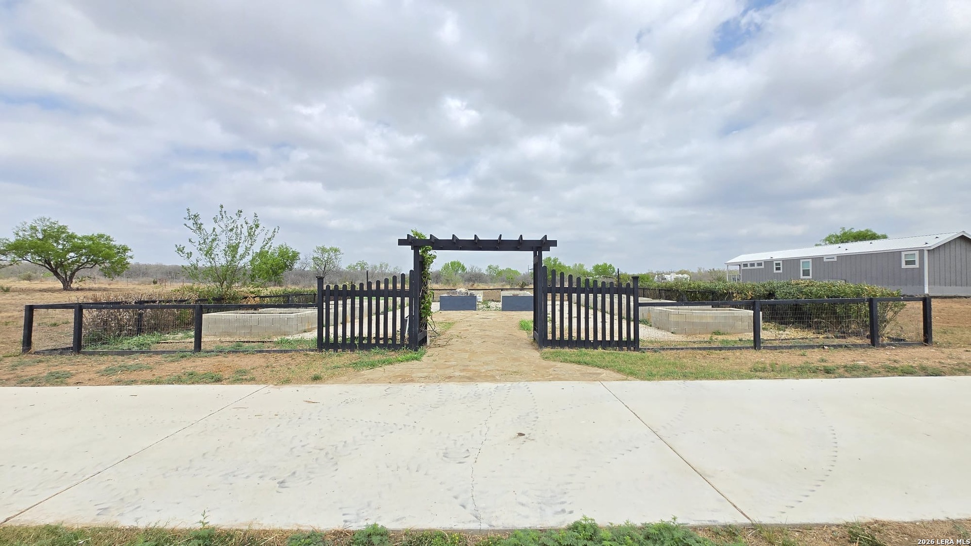 13083 Fm 2779 Moore TX 78057