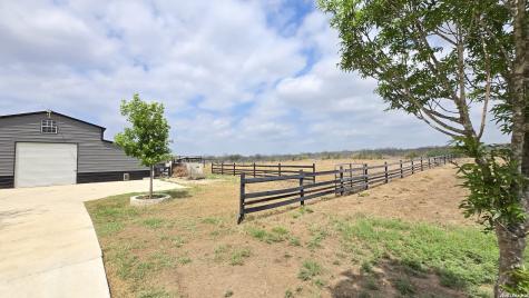 13083 Fm 2779 Moore TX 78057